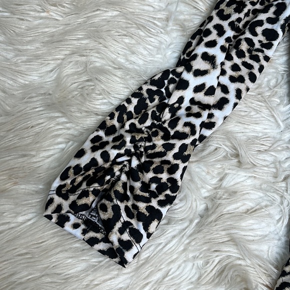 Perseption Concept size XL collared wrap front leopard print blouse - Picture 3 of 8